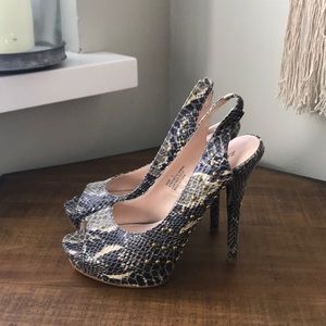 Zigi soho Snake print heels